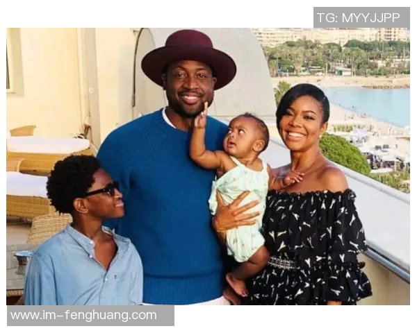 尤尼恩调侃韦德体型太大飞机卫生间无法容纳的趣事